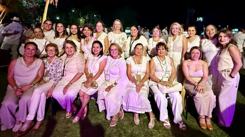 El Comité de Damas durante una de sus actividades de recaudación